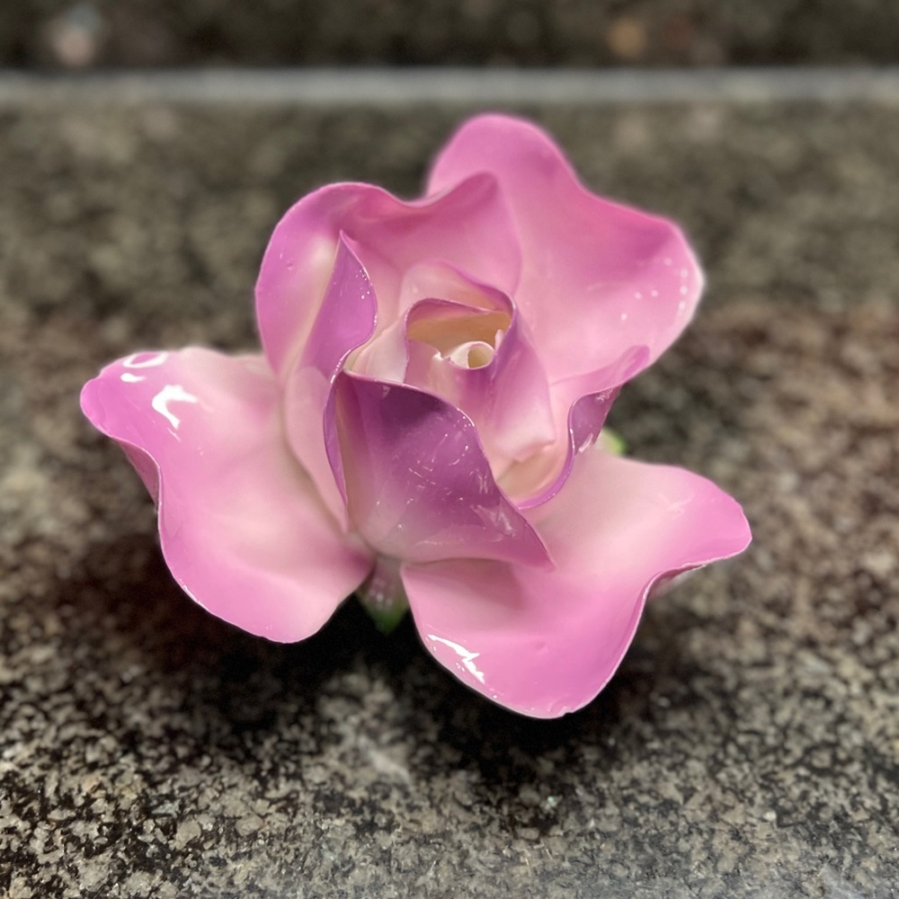 Porcelain Rose statue pink - Picture 9 of 9